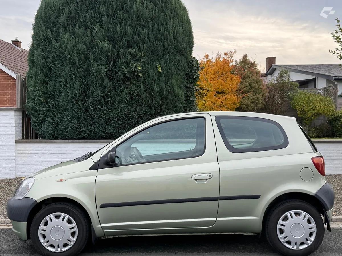 Toyota Yaris 2003 — photo 2