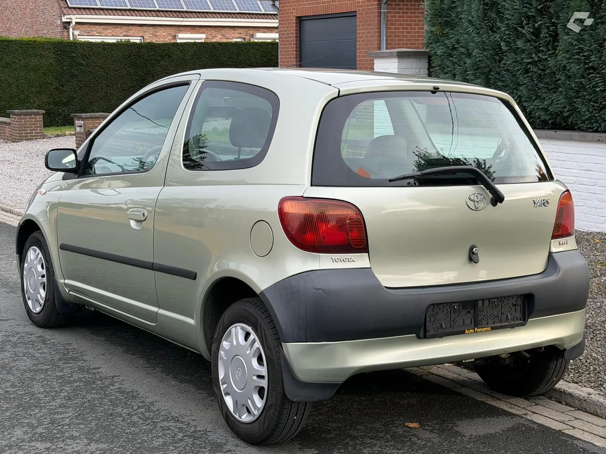 Toyota Yaris 2003 — photo 3