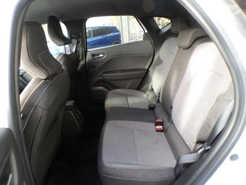 Renault Captur 2024 — photo 3