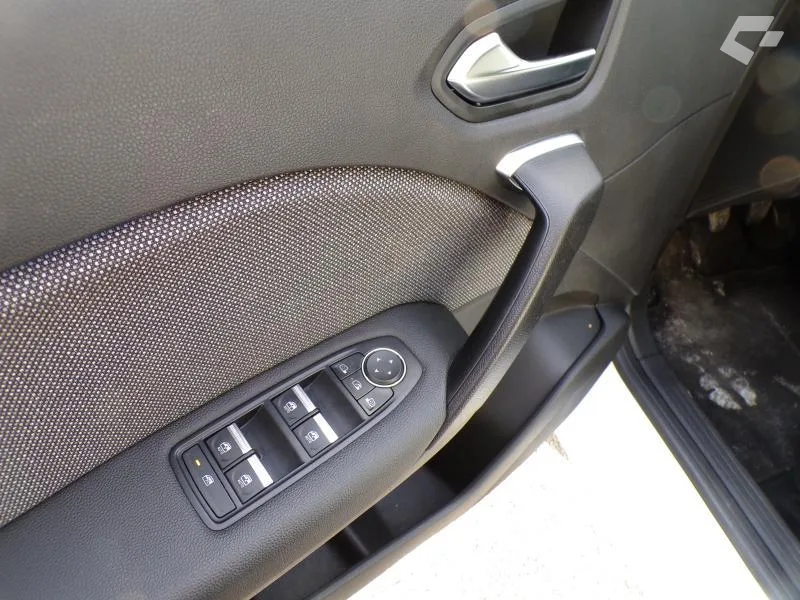 Renault Captur 2024 — photo 4