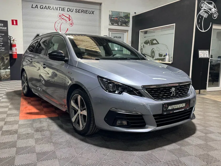 Peugeot 308 2018 — photo 1
