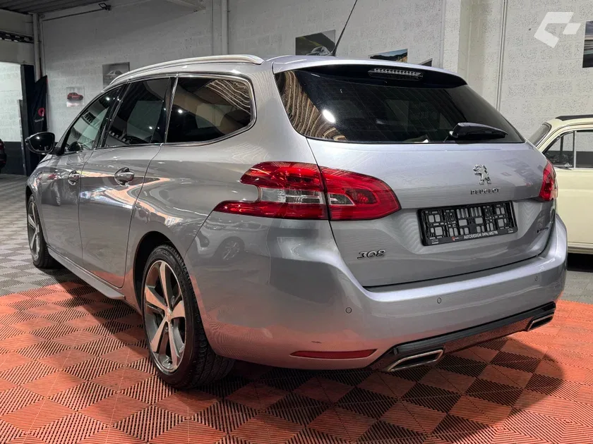 Peugeot 308 2018 — photo 3