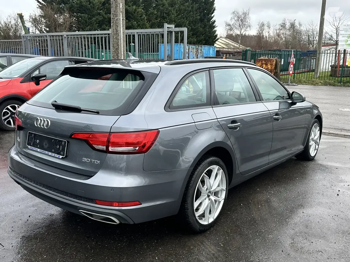 Audi A4 2019 — photo 4