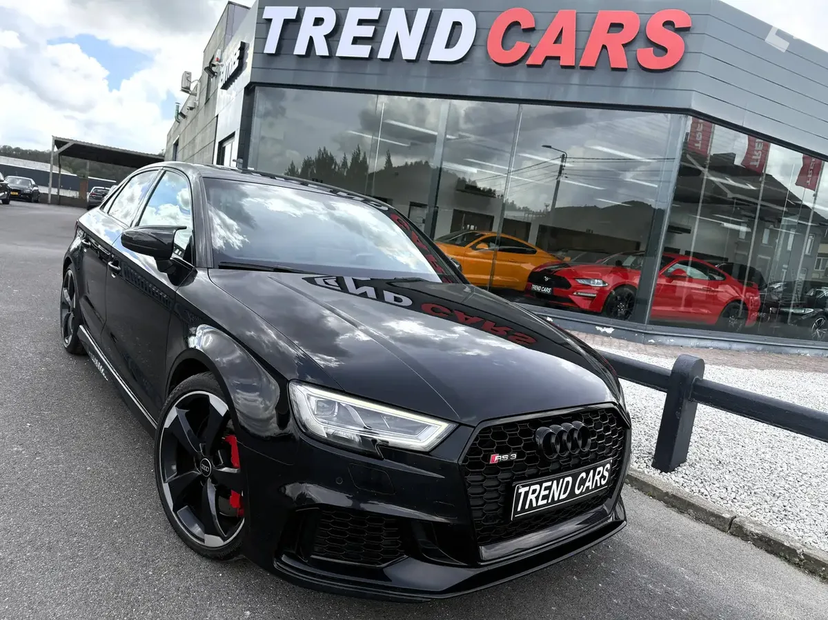 Audi RS3 2018 — photo 1
