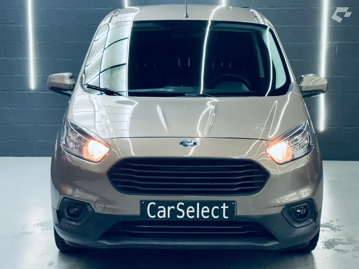 Ford Transit Courier 2019 — photo 3