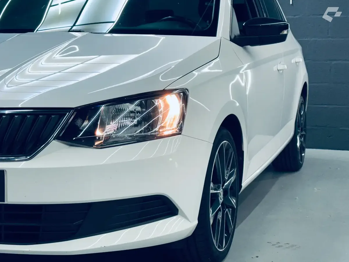 Skoda Fabia 2015 — photo 2