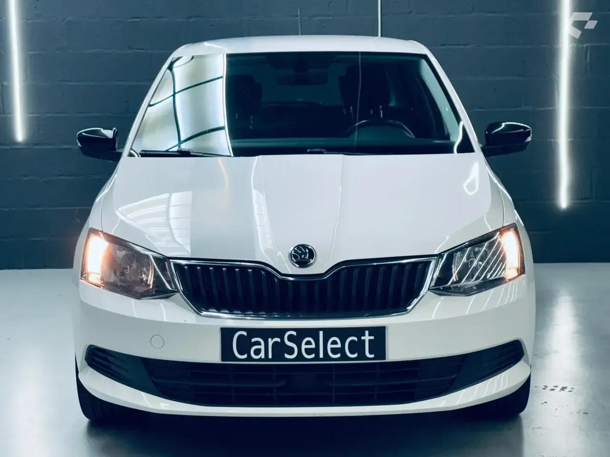 Skoda Fabia 2015 — photo 3
