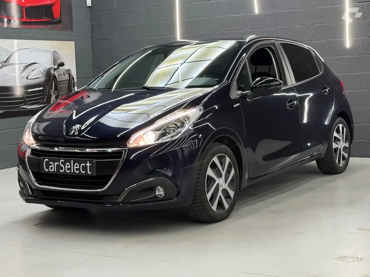 Peugeot 208 2018 — photo 1