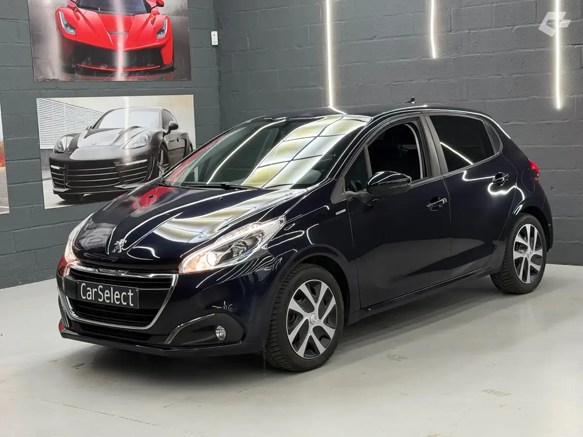 Peugeot 208 2018 — photo 2