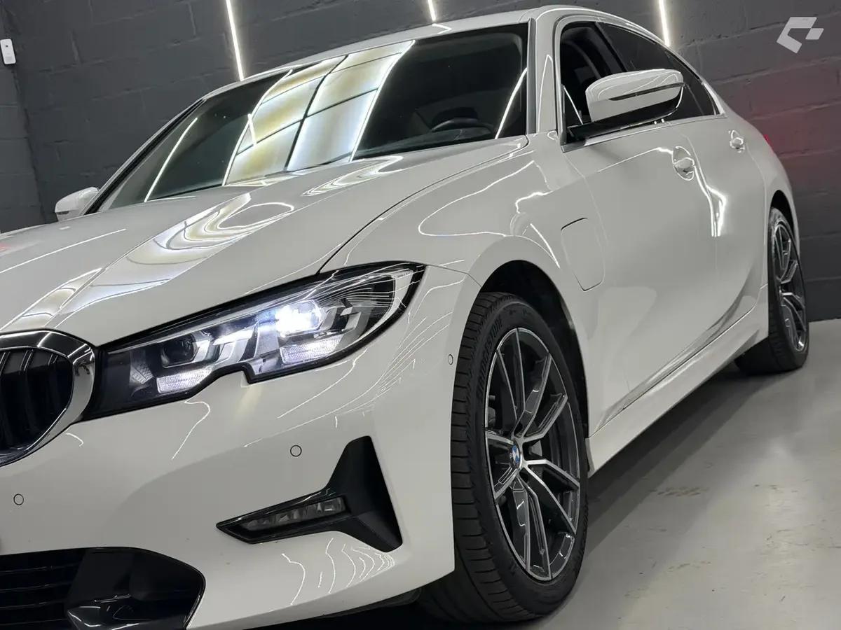BMW 330 2019 — photo 2