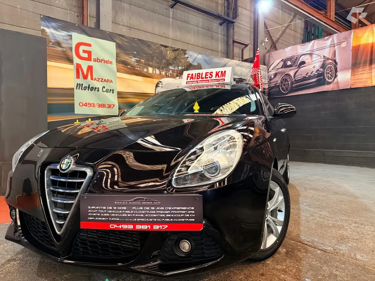 Alfa Romeo Giulietta 2013 — photo 1