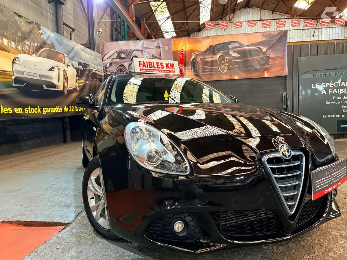 Alfa Romeo Giulietta 2013 — photo 2