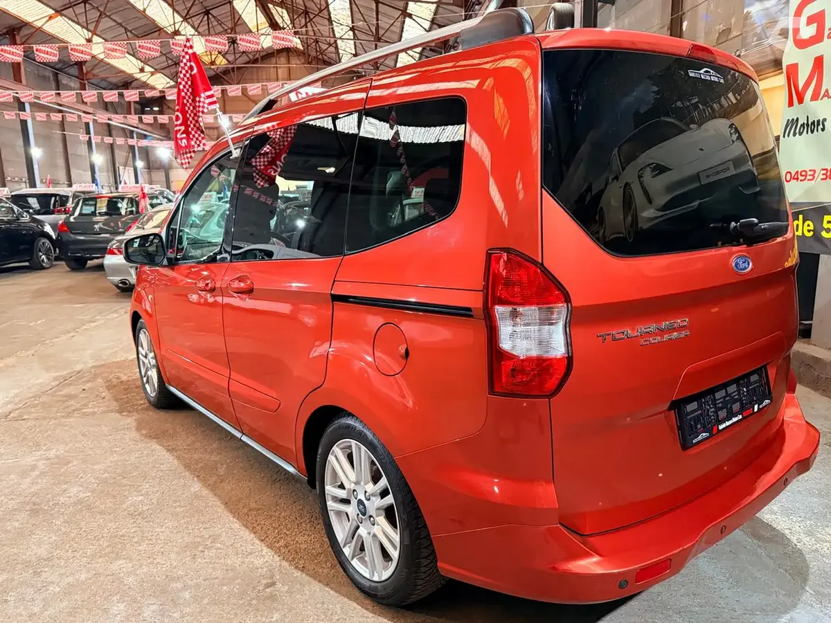 Ford Tourneo Courier 2015 — photo 4