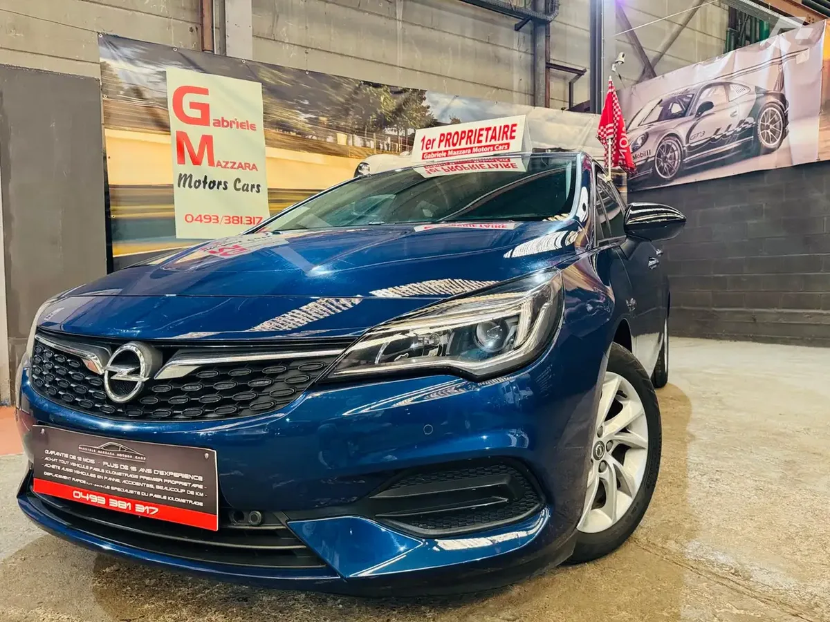 Opel Astra 2021 — photo 1