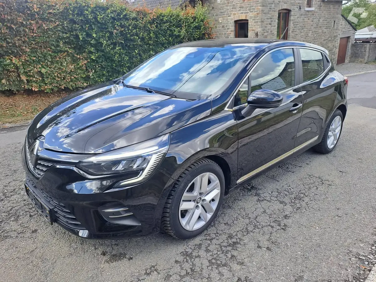 Renault Clio 2021 — photo 1