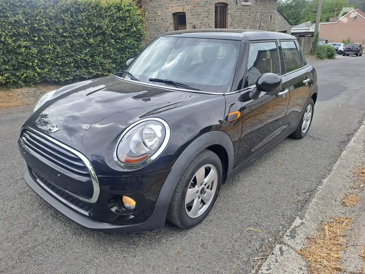 MINI Cooper D 2018 — photo 1