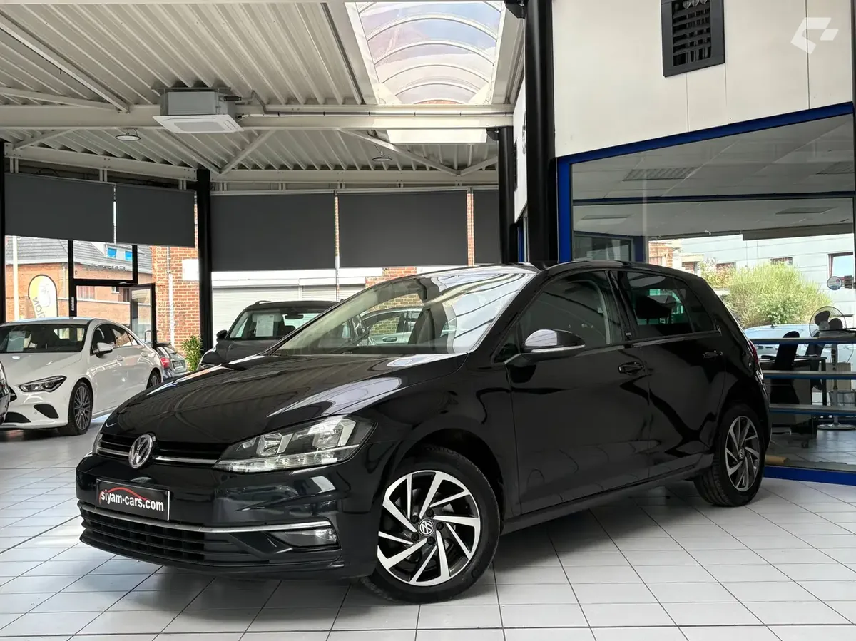 Volkswagen Golf 2018 — photo 1