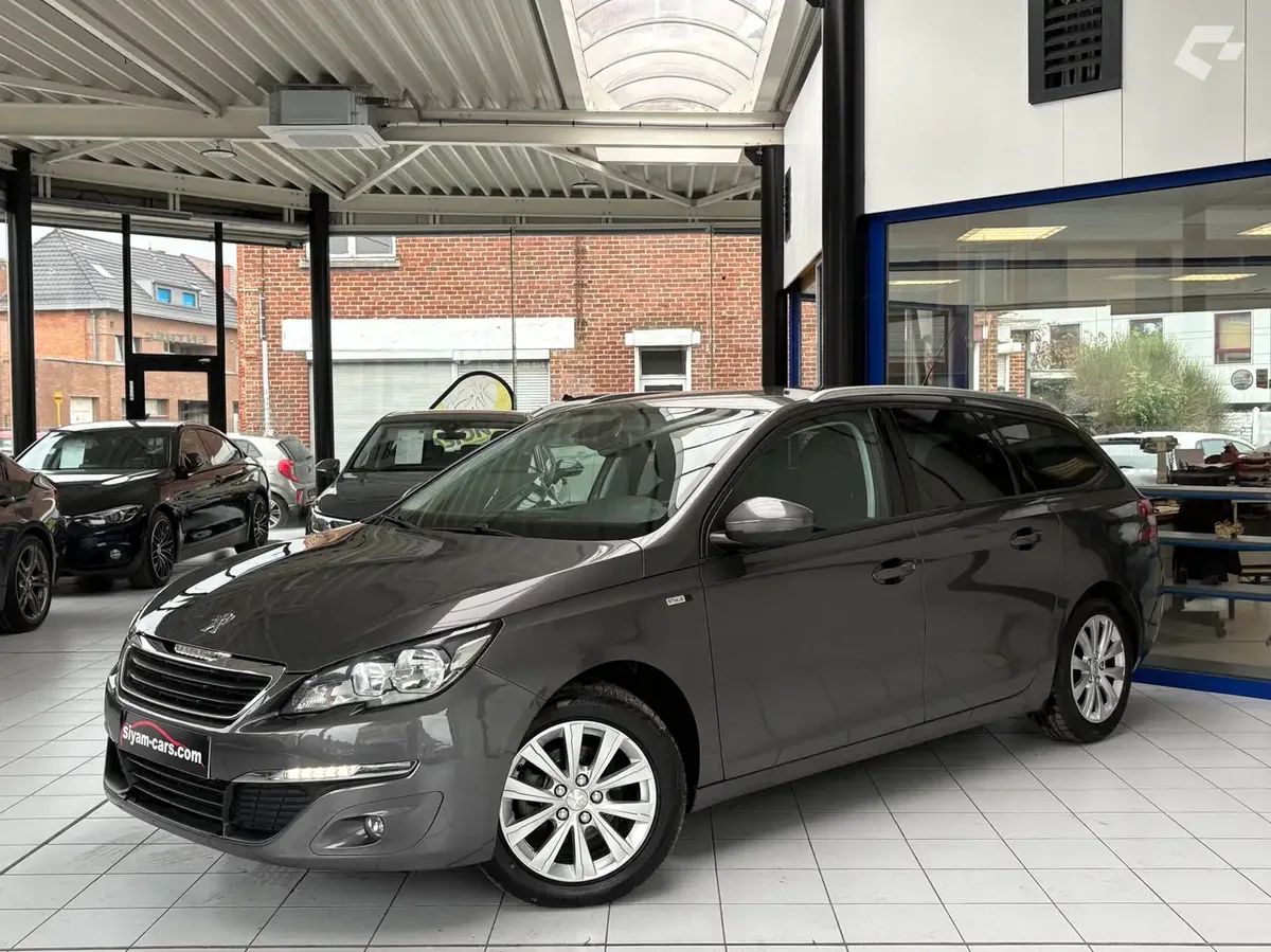 Peugeot 308 2017 — photo 1