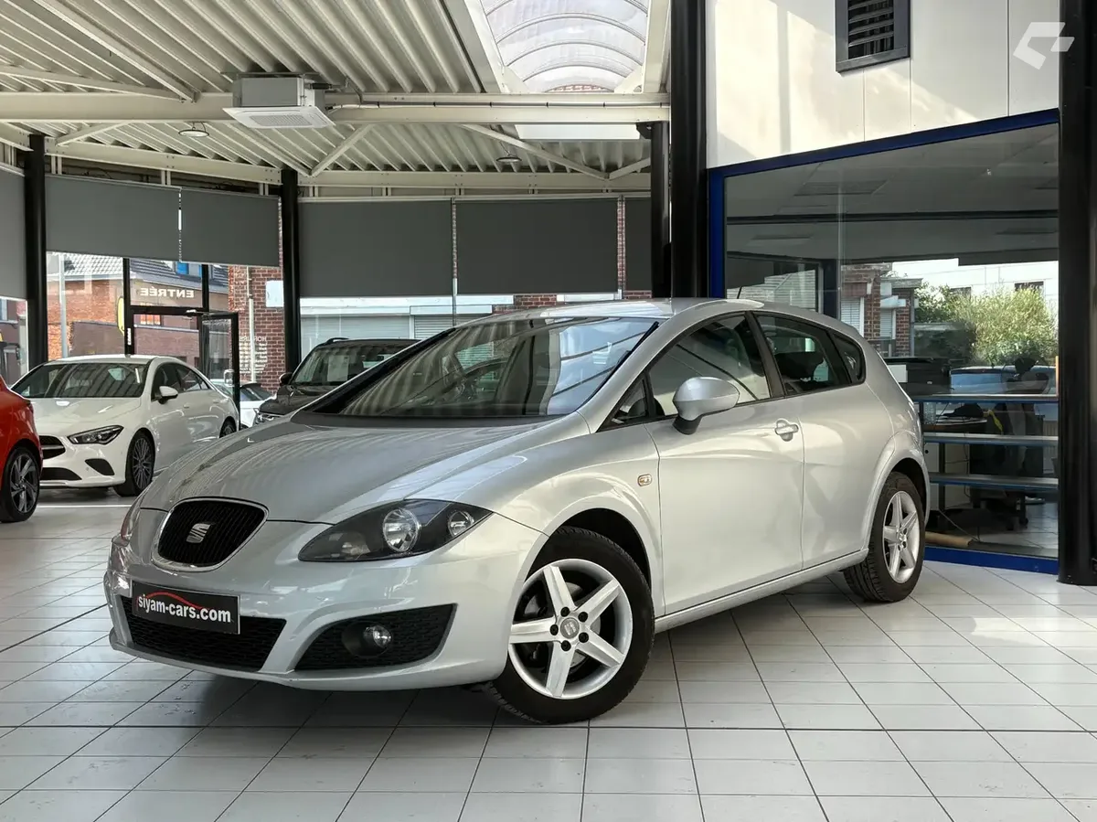 SEAT Leon 2011 — photo 1