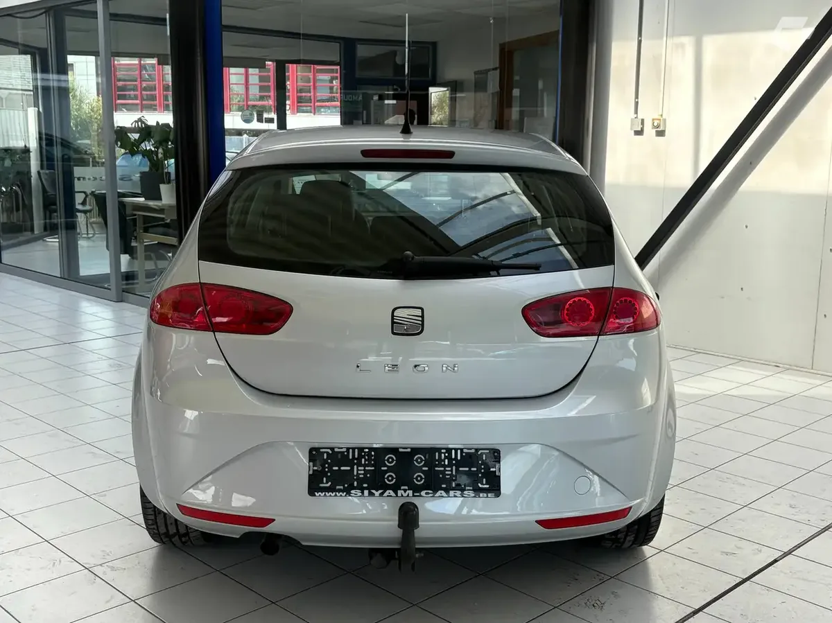 SEAT Leon 2011 — photo 4