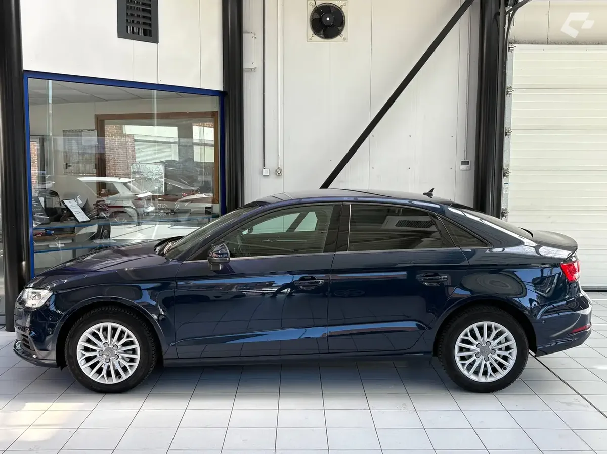 Audi A3 2017 — photo 2