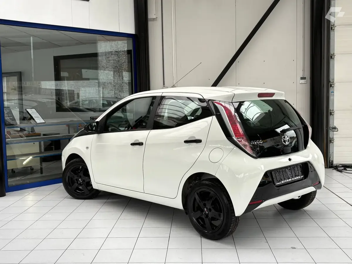 Toyota Aygo 2018 — photo 3