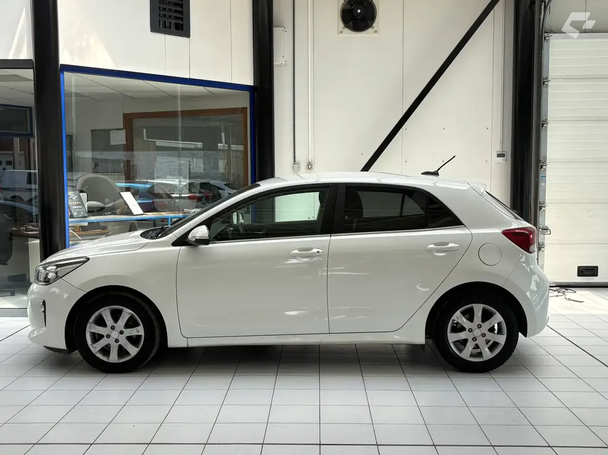 Kia Rio 2018 — photo 2