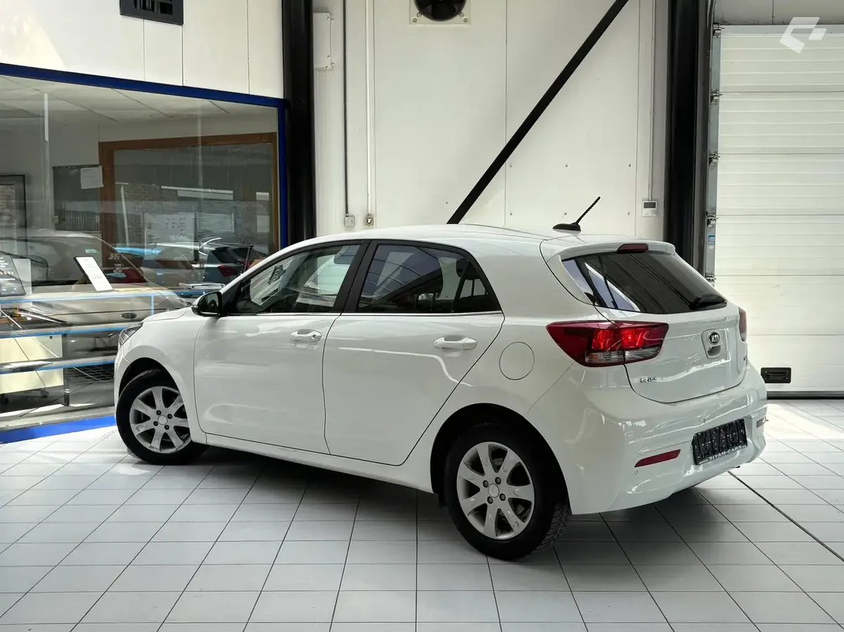Kia Rio 2018 — photo 3