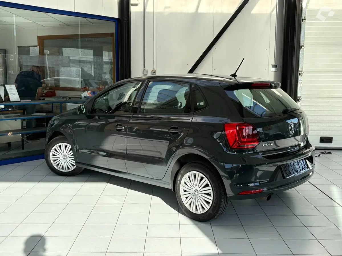 Volkswagen Polo 2016 — photo 2