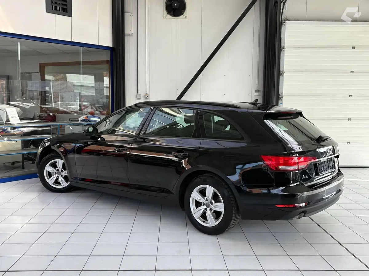 Audi A4 2017 — photo 3