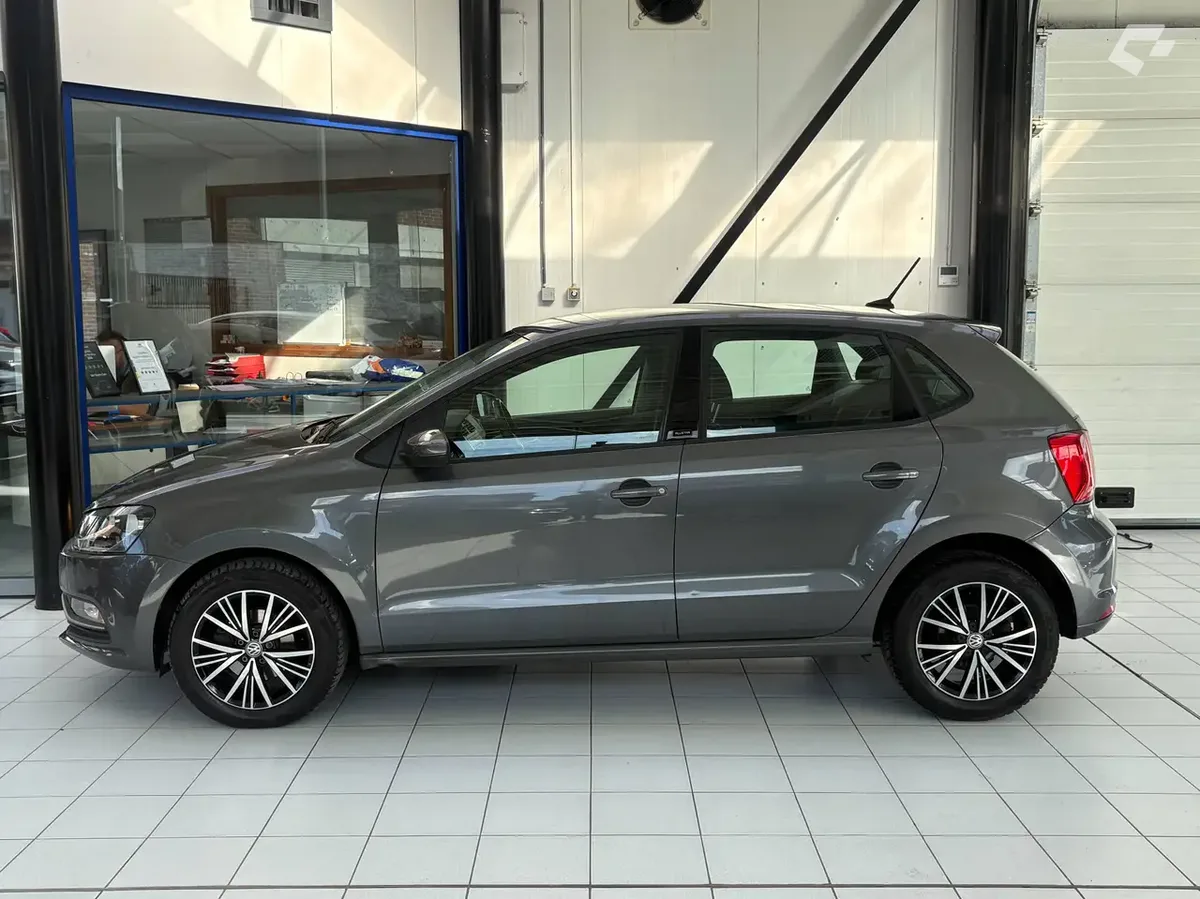 Volkswagen Polo 2017 — photo 2
