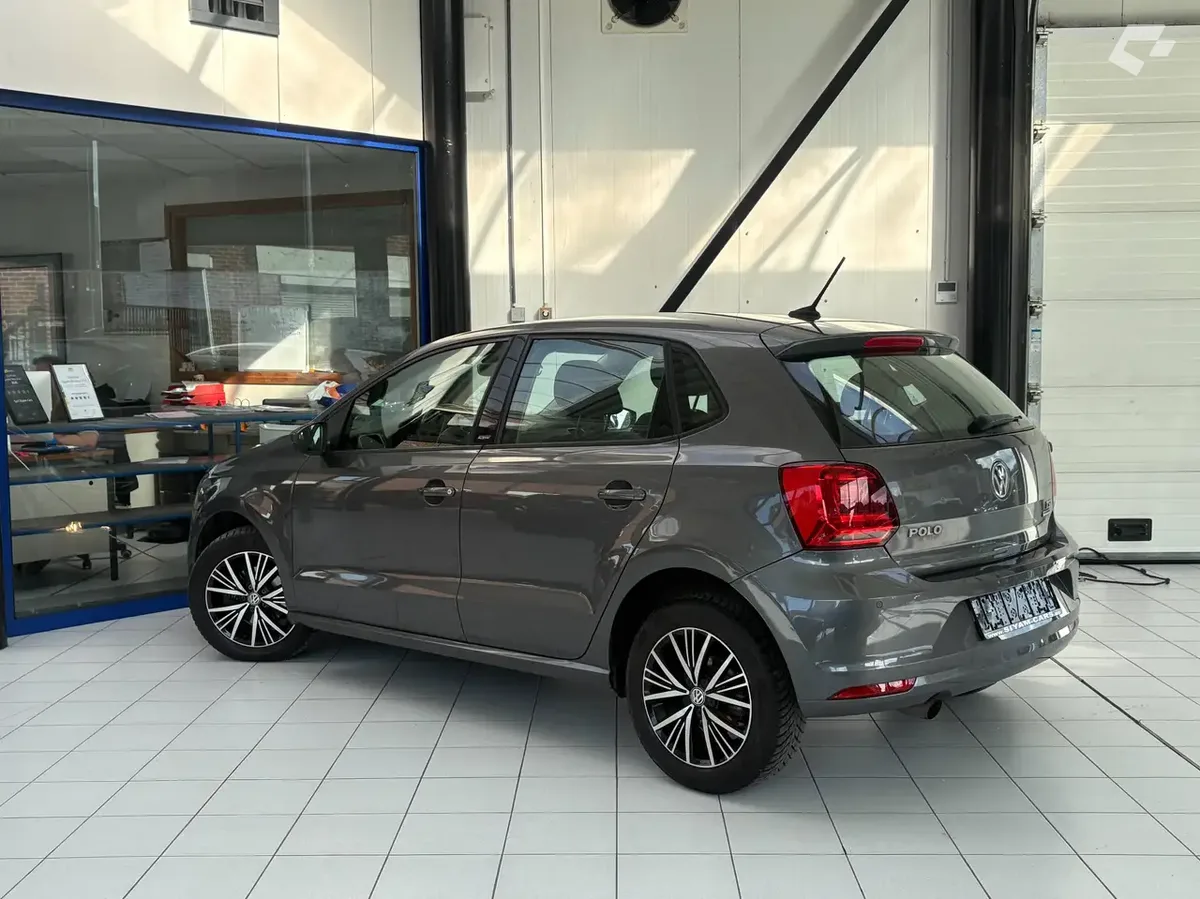 Volkswagen Polo 2017 — photo 3