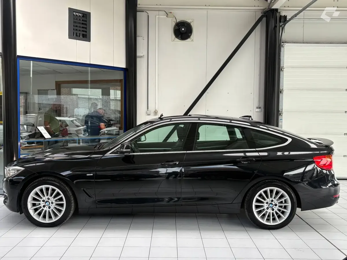 BMW 318 2014 — photo 2