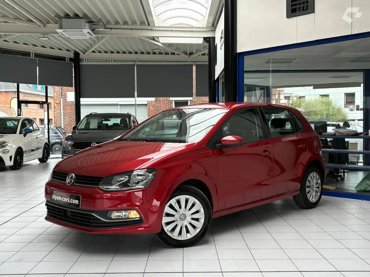Volkswagen Polo 2015 — photo 1