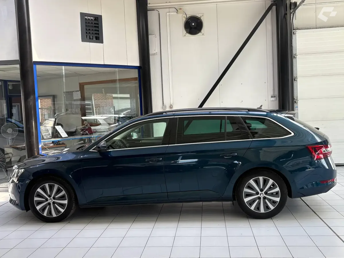 Skoda Superb 2018 — photo 2
