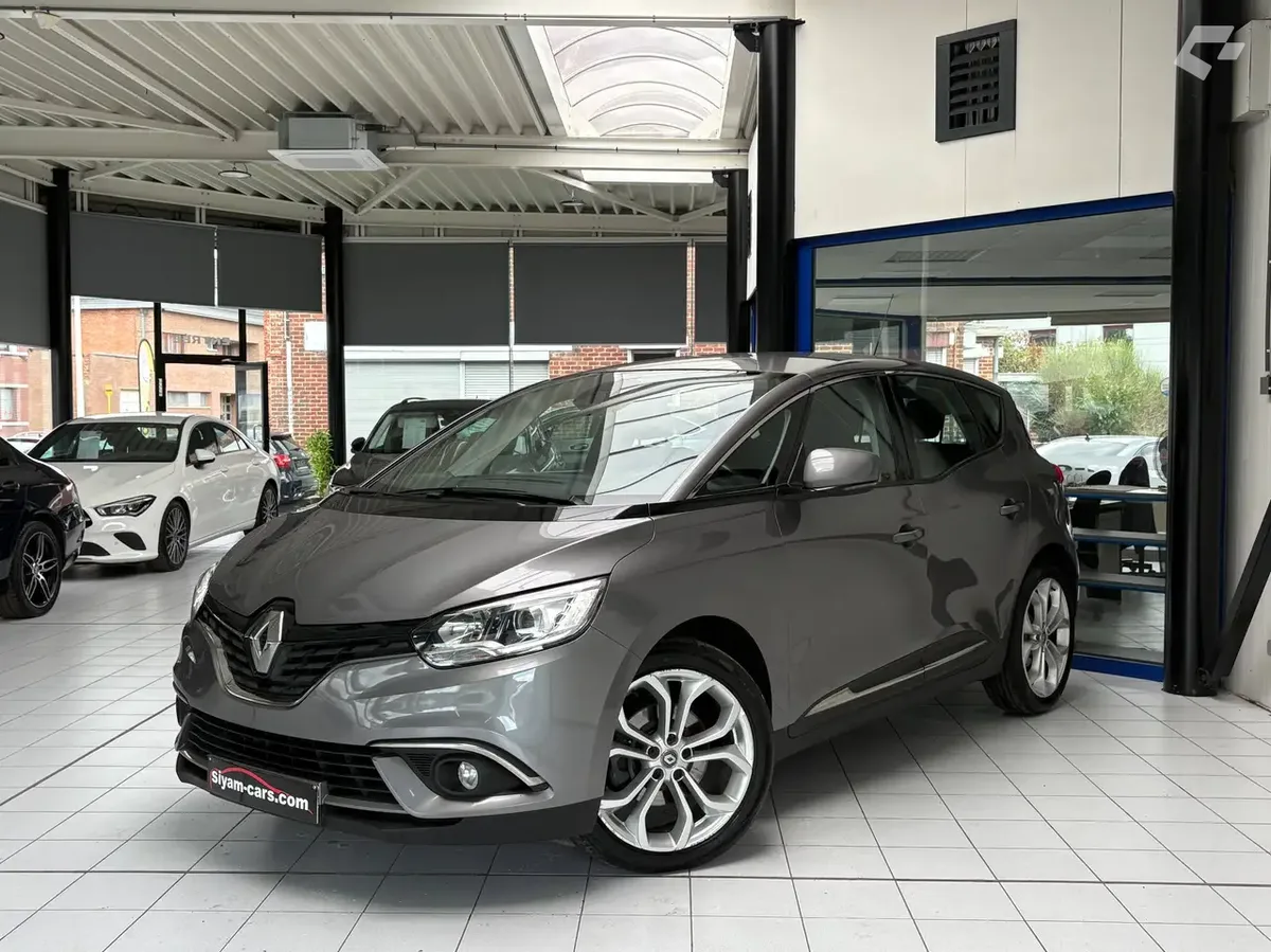 Renault Scenic 2018 — photo 1