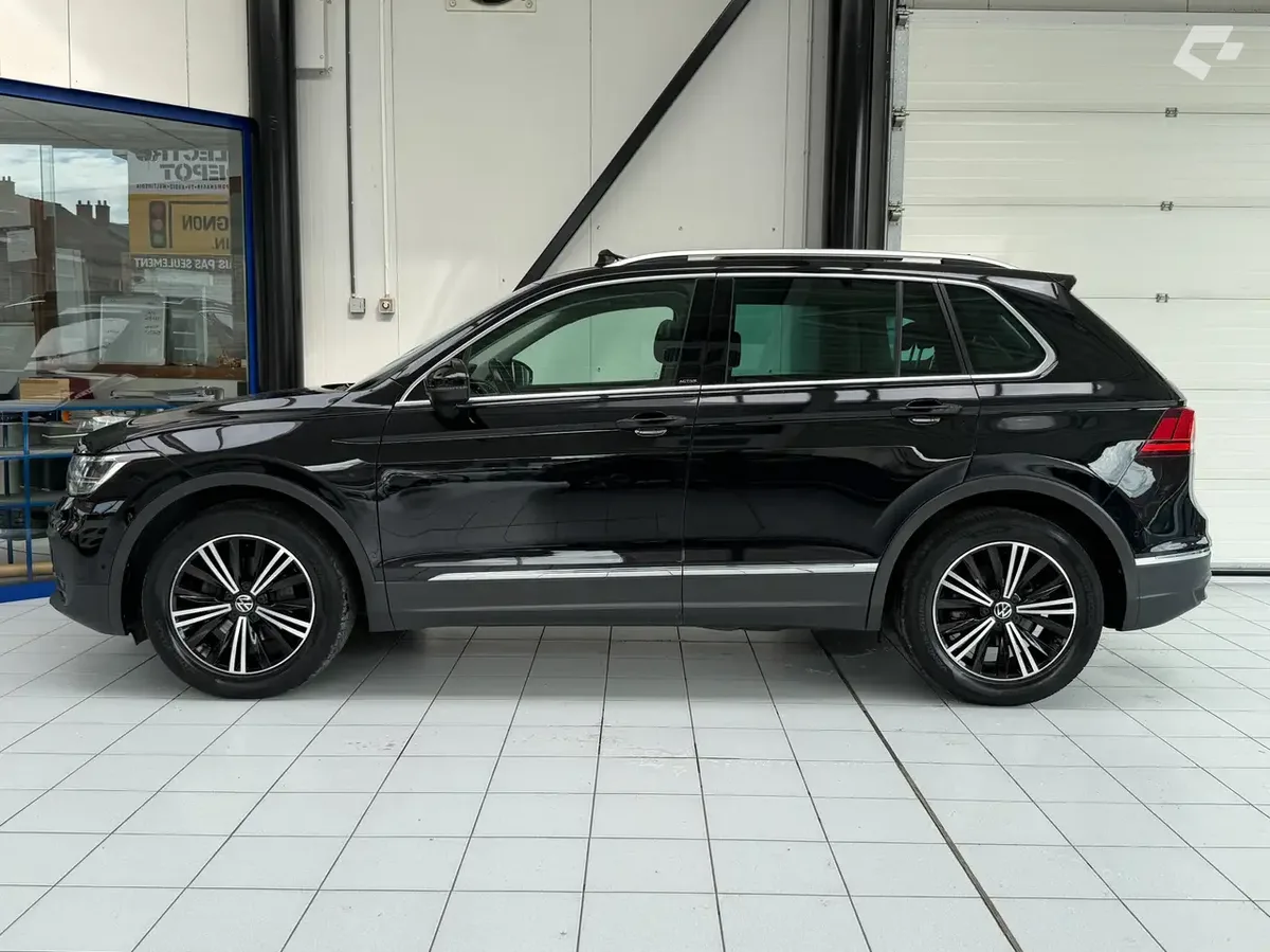 Volkswagen Tiguan 2021 — photo 2