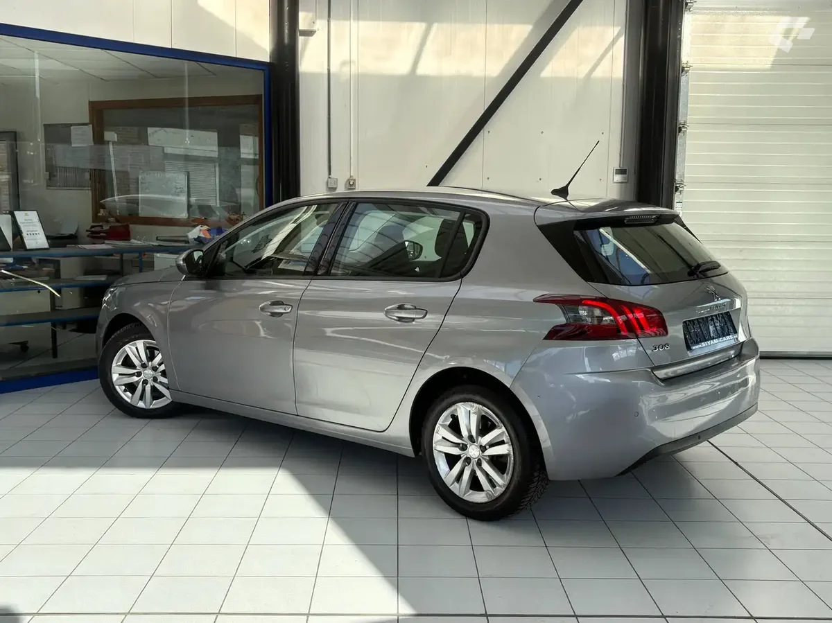Peugeot 308 2020 — photo 3