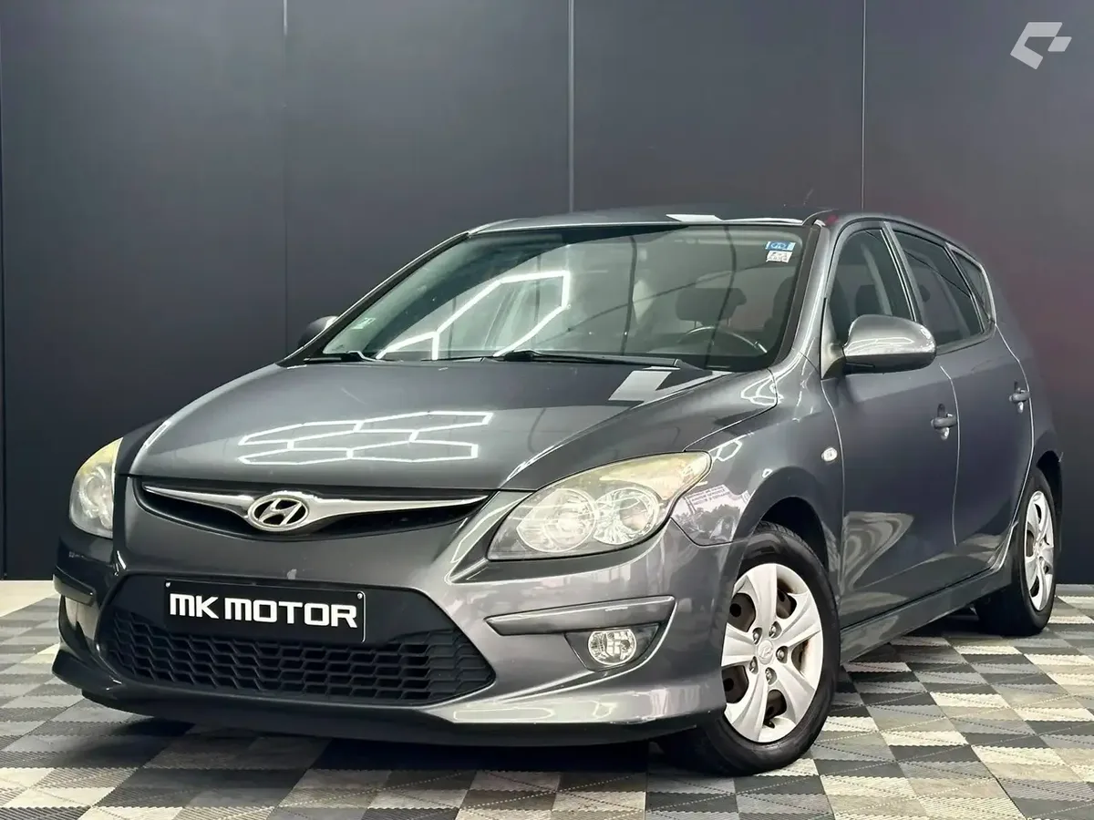 Hyundai i30 2010 — photo 1