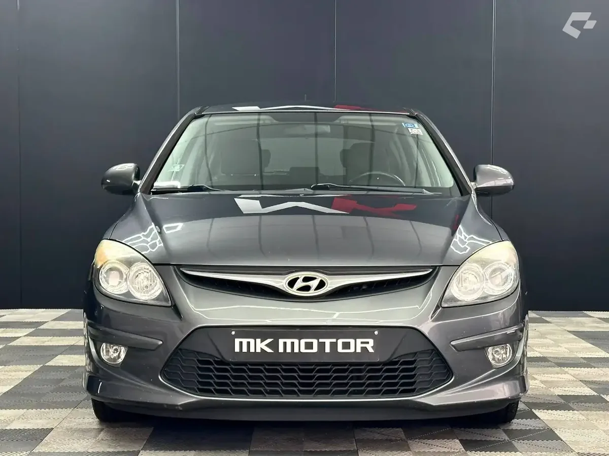 Hyundai i30 2010 — photo 3
