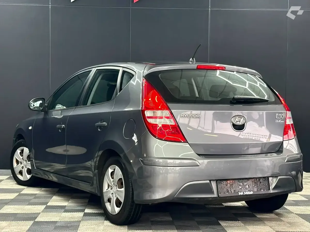 Hyundai i30 2010 — photo 4