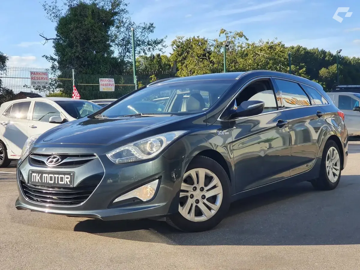 Hyundai i40 2012 — photo 1