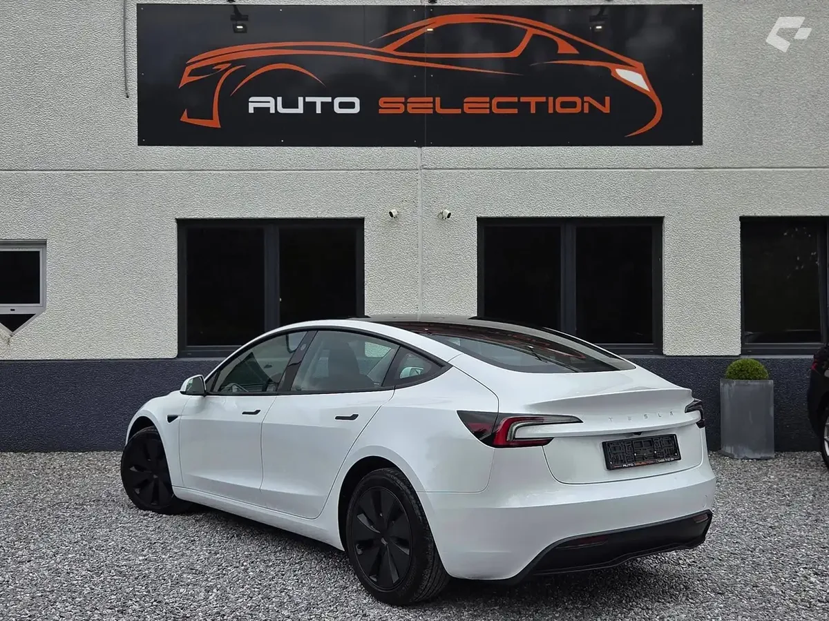Tesla Model 3 2024 — photo 2