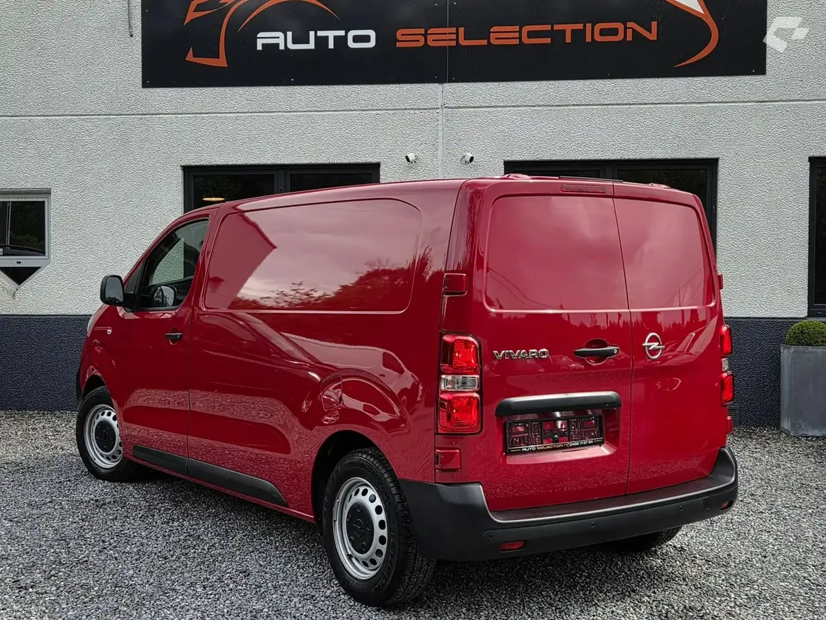 Opel Vivaro 2022 — photo 2