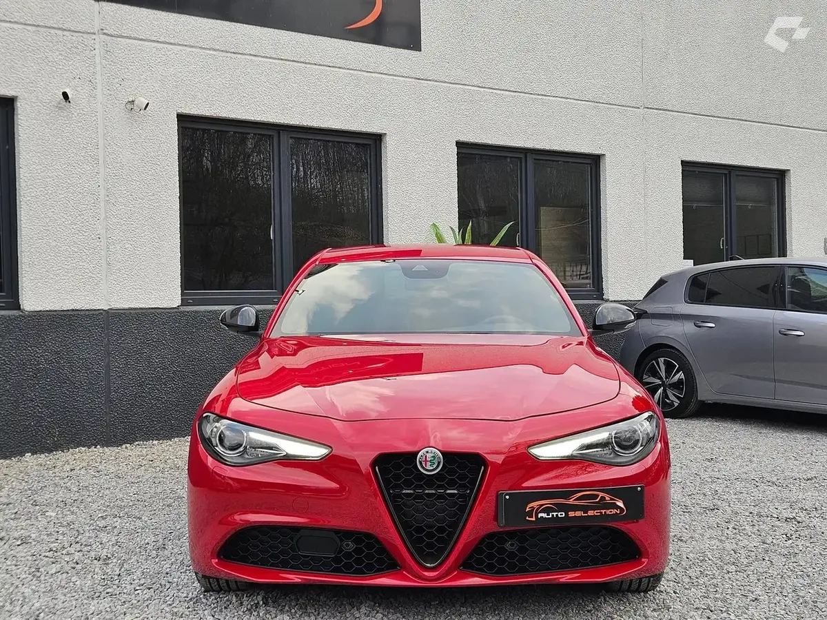 Alfa Romeo Giulia 2019 — photo 3