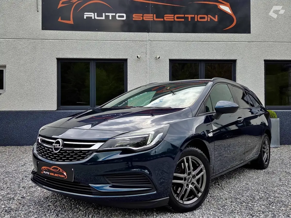 Opel Astra 2017 — photo 1