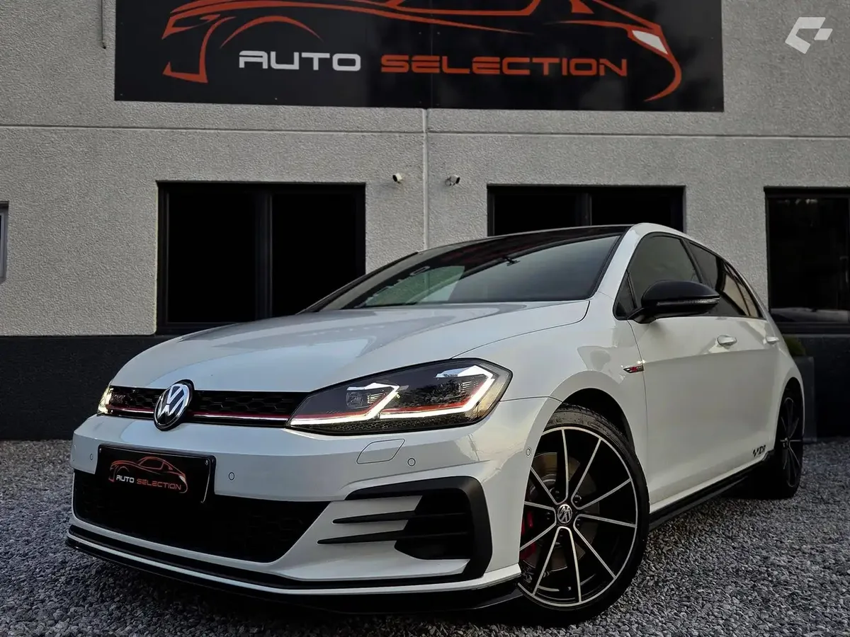 Volkswagen Golf GTI 2020 — photo 1