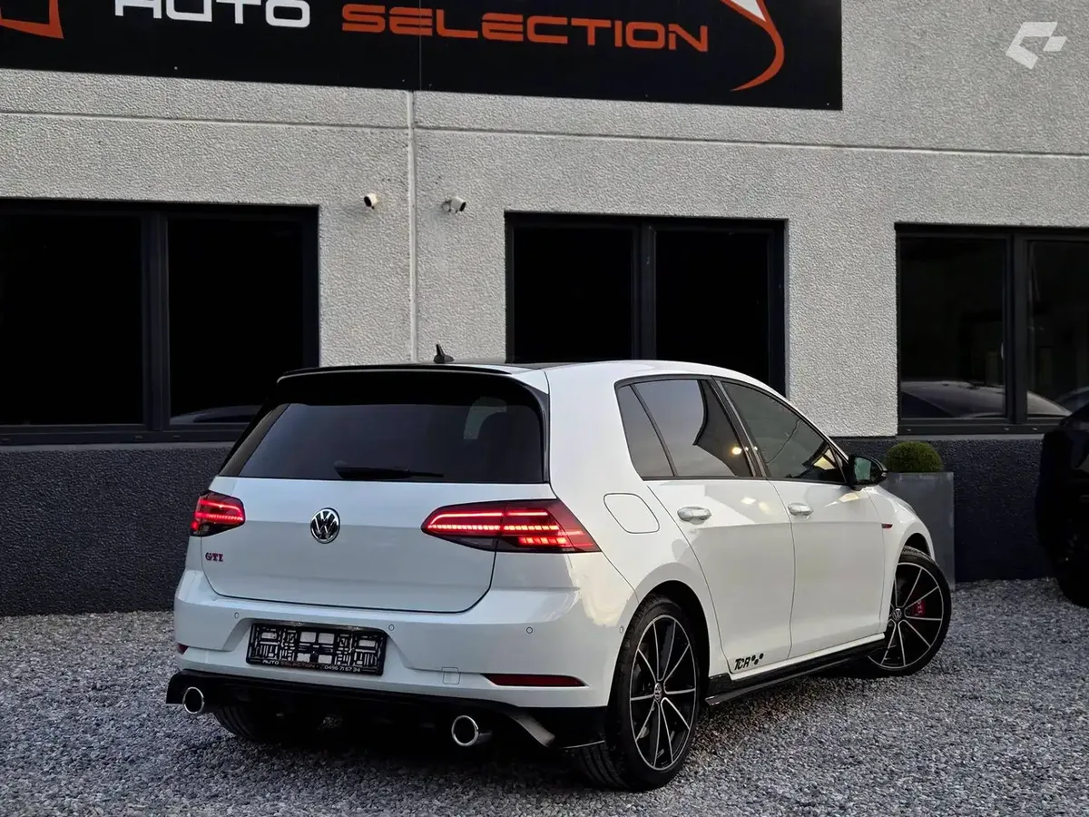 Volkswagen Golf GTI 2020 — photo 2