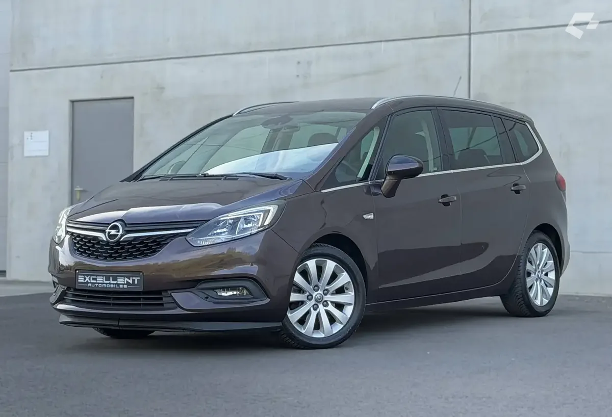 Opel Zafira Tourer 2018 — photo 1