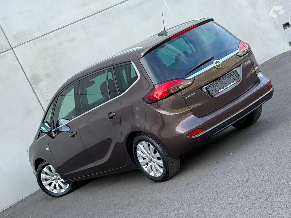 Opel Zafira Tourer 2018 — photo 3